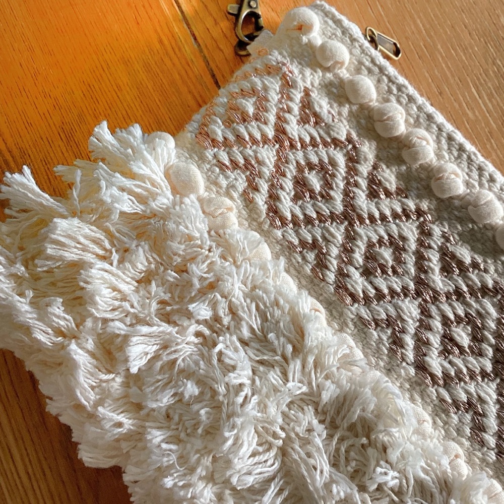 Lulus Boho Fringe Zipped Clutch Preowned